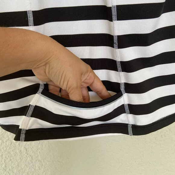 Athleta Workout Black and White Tank Built-in Bra Racerback Running Tank Top Siz - Picture 12 of 14